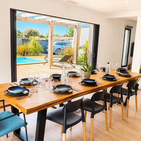 Grande Maison Familiale Climatisee Avec Piscine Chauffee - 12 Personnes 旧圣日龙