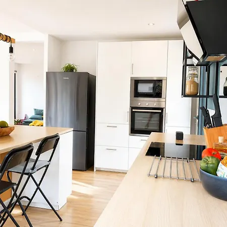 Grande Maison Familiale Climatisee Avec Piscine Chauffee - 12 Personnes *