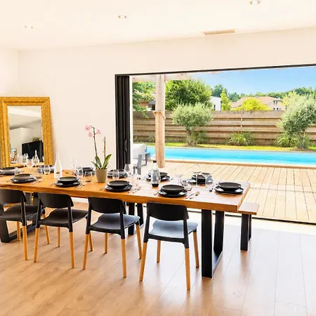 Grande Maison Familiale Climatisee Avec Piscine Chauffee - 12 Personnes Villa Vielle-Saint-Girons
